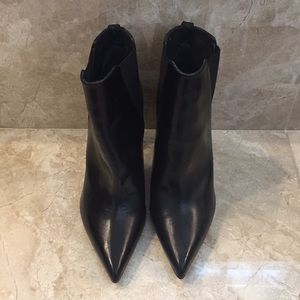 Pointed toe Stuart Weitzman booties!